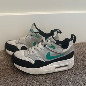 Nike Air Max 1 EasyOn Size 9C